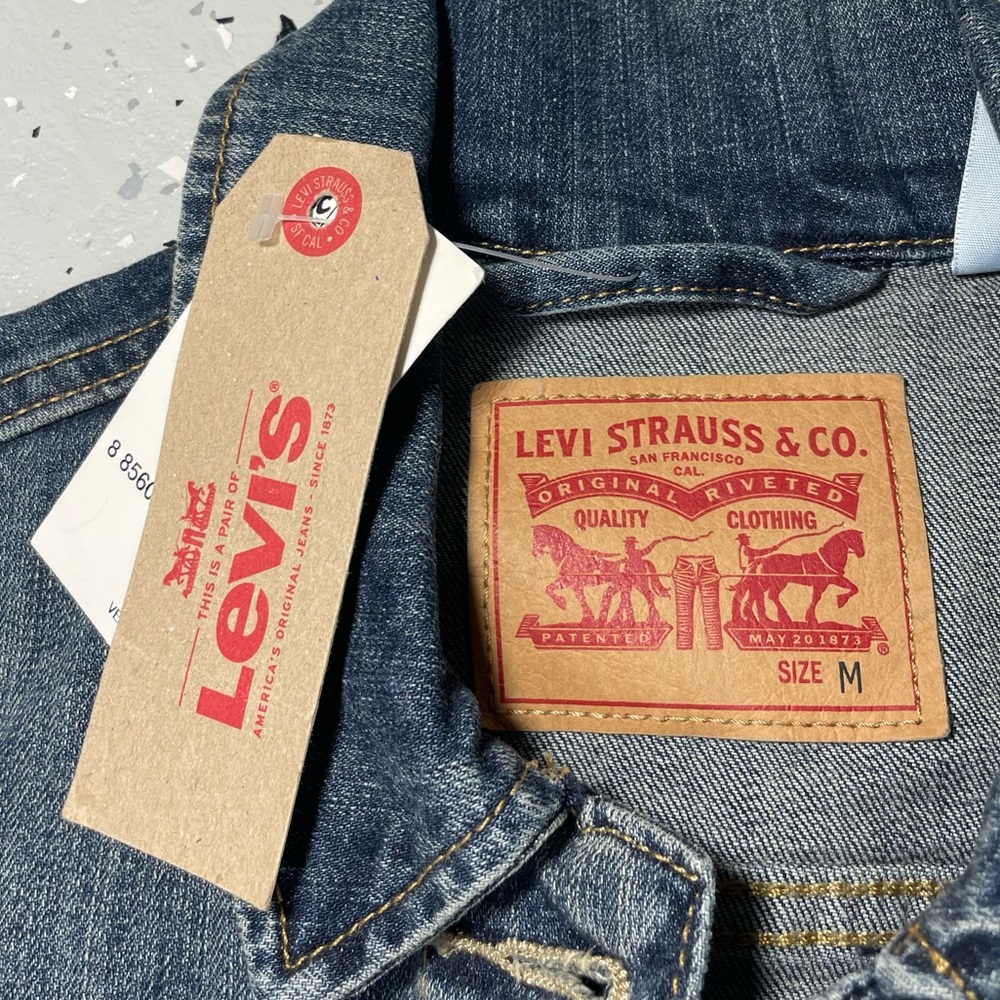 Levi's Women's Classic Trucker Denim Jean Jacket Belle Blue Medium - Picture 4 of 7